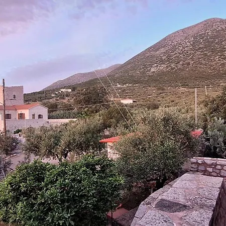 Sophia Diros Challet - אראופוליס